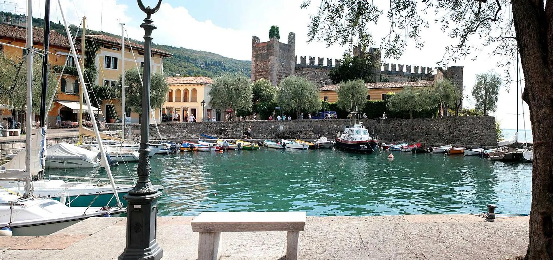 Vila Gli Oleandri Torri Del Benaco 0*,  Itálie